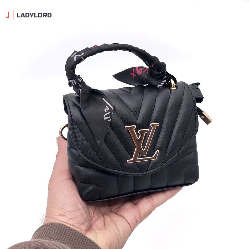 برای بزرگنمایی تصویر دوبار کلیک نمایید کیف زنانه مدل مینی بگ طرح LV کد1943