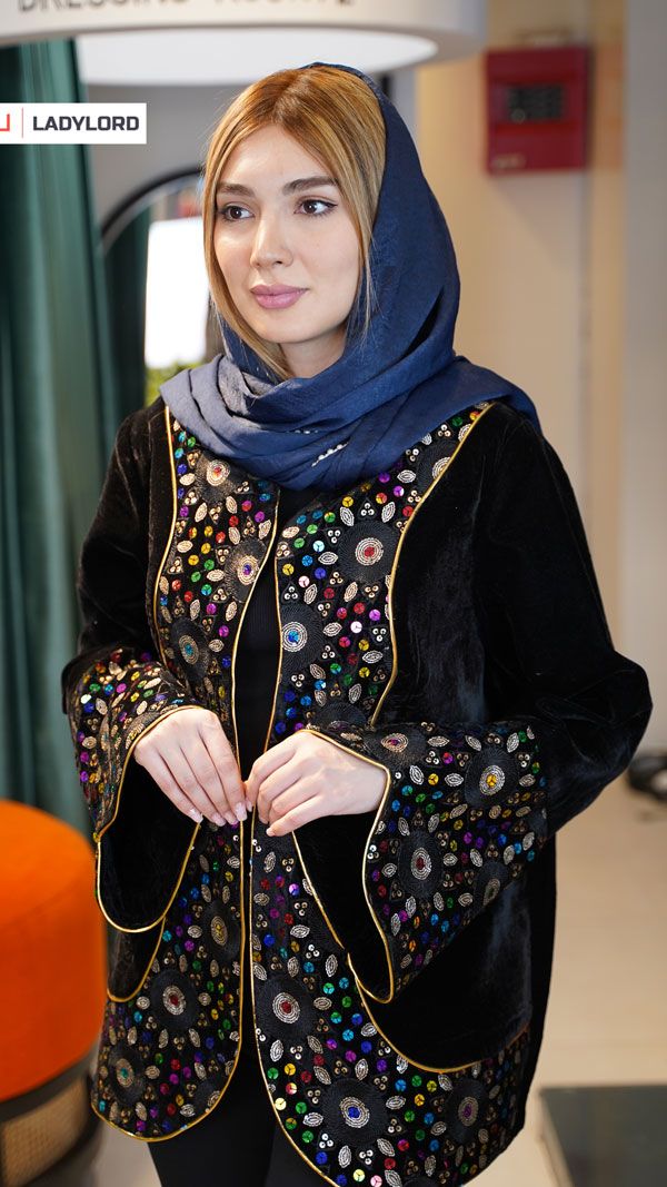 برای بزرگنمایی تصویر دوبار کلیک نمایید مانتو زنانه مخمل طرح وقار ماهوت