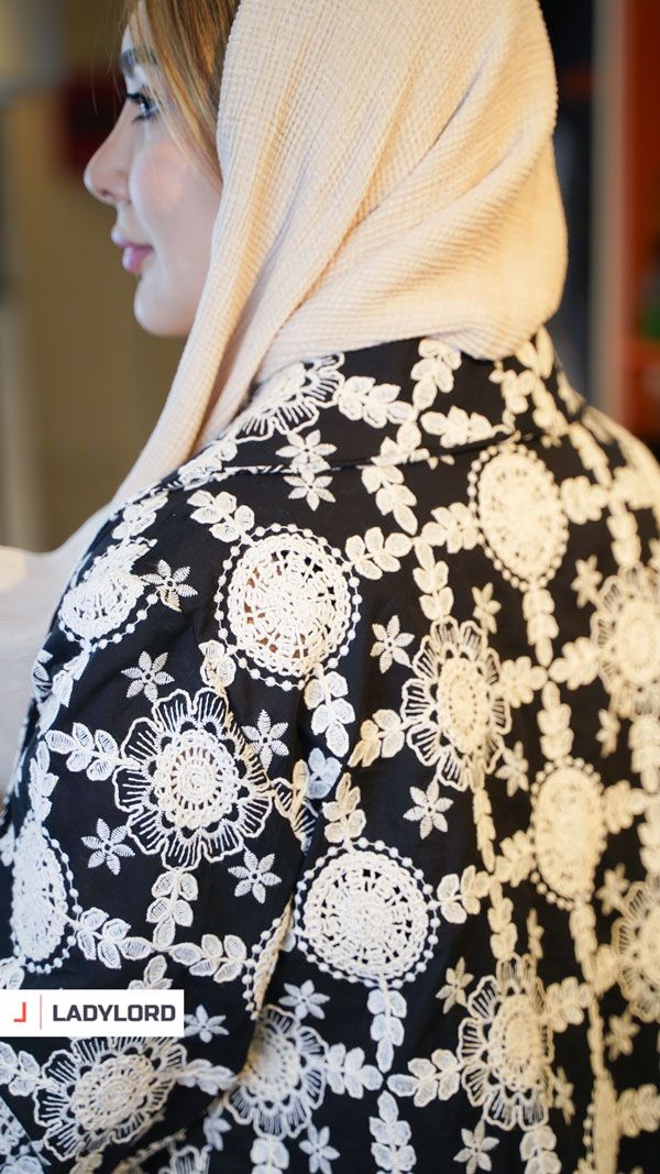برای بزرگنمایی تصویر دوبار کلیک نمایید مانتو زنانه قلاب بافی طرح مهری ماهوت