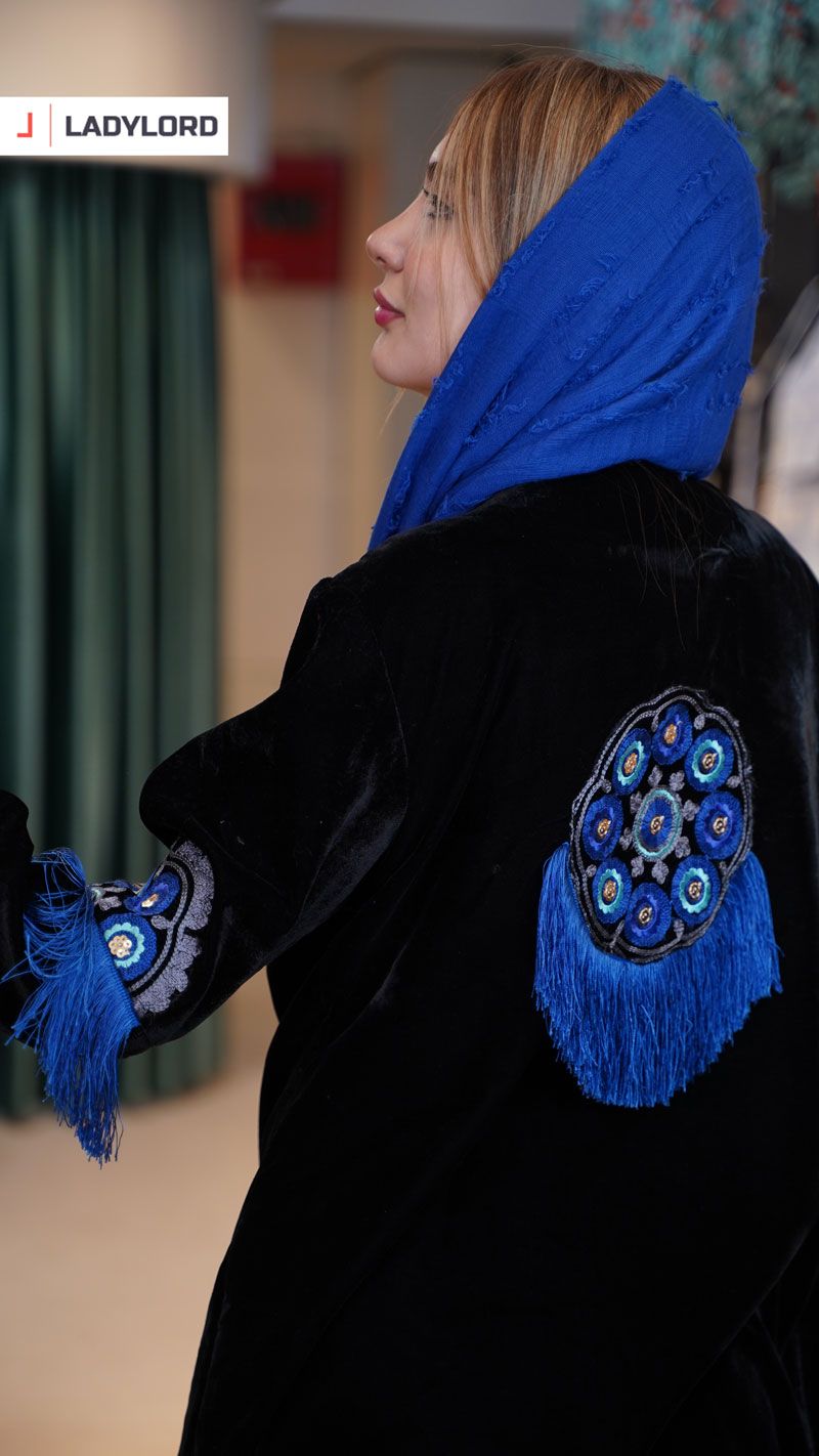 برای بزرگنمایی تصویر دوبار کلیک نمایید مانتو زنانه مخمل طرح آمیتیس ماهوت
