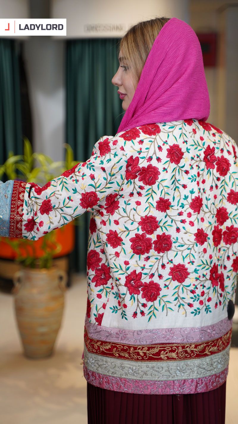 برای بزرگنمایی تصویر دوبار کلیک نمایید ست کت و دامن زنانه طرح رز کد 003