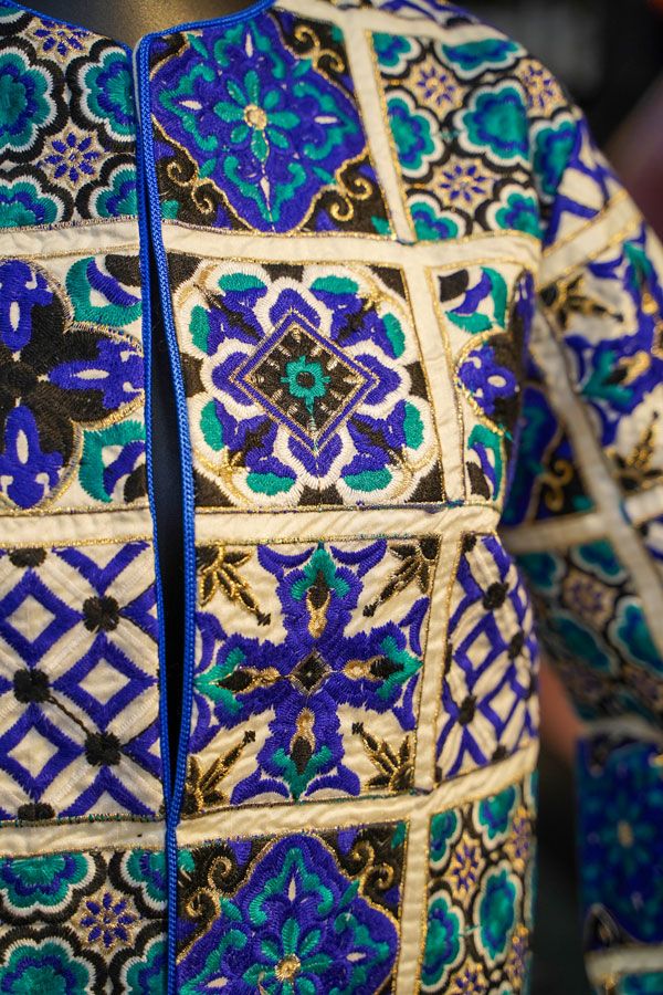 برای بزرگنمایی تصویر دوبار کلیک نمایید مانتو زنانه سوزندوزی طرح دلانا ماهوت