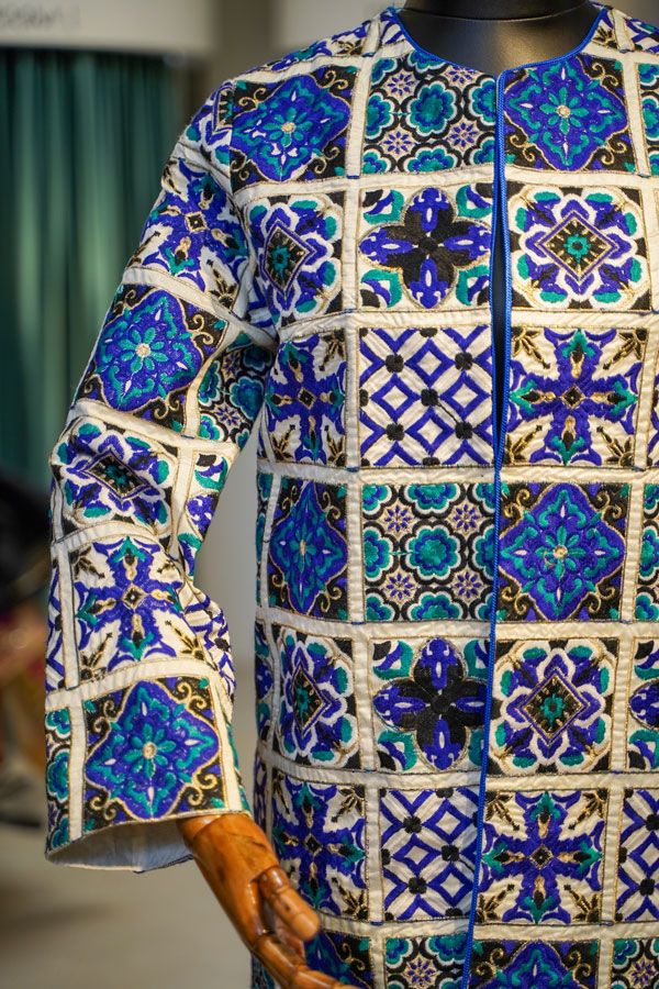 برای بزرگنمایی تصویر دوبار کلیک نمایید مانتو زنانه سوزندوزی طرح دلانا ماهوت