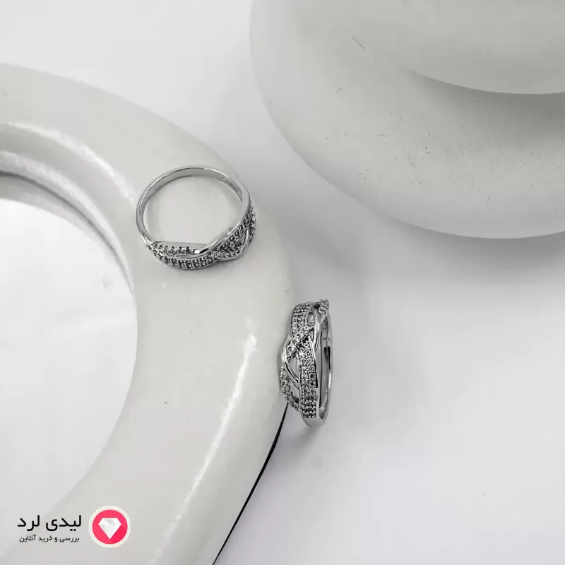 برای بزرگنمایی تصویر دوبار کلیک نمایید انگشتر ژوپینگ نقرهای با طراحی بافته و نگینکاری ظریف کد 12630