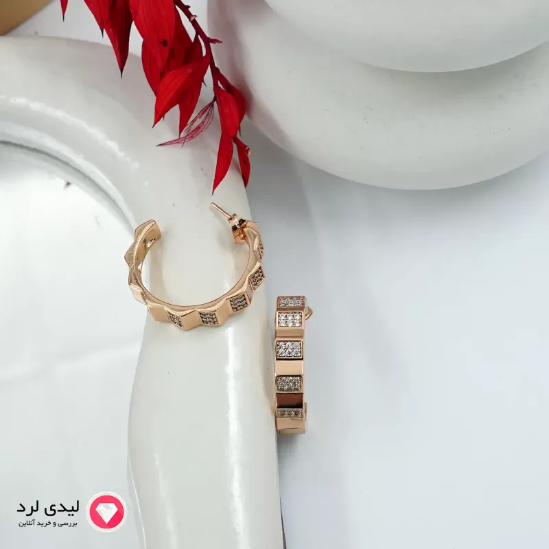 برای بزرگنمایی تصویر دوبار کلیک نمایید گوشواره میخی طرح نیم گل ژوپینگ کد 27107