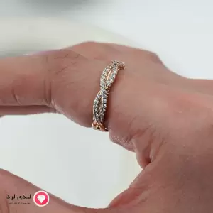 انگشتر ژوپینگ طلایی با طراحی پیچ‌خورده و نگین‌ کد 12610