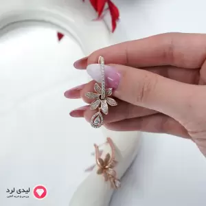 گوشواره طرح گل نرگس نگین دار ژوپینگ کد 26924
